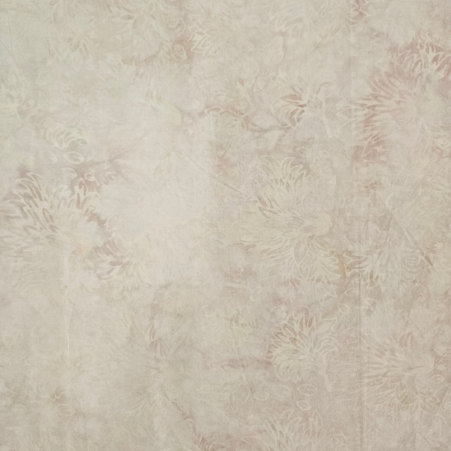 Batik Quilt Backing 1933 - Chrysanthemum Pale Peach