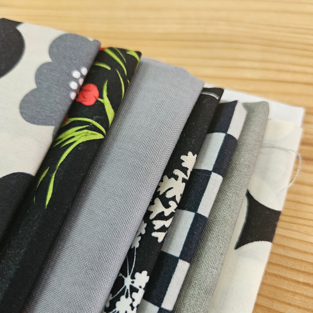 Remnant Craft Fabrics - Black and Grey
