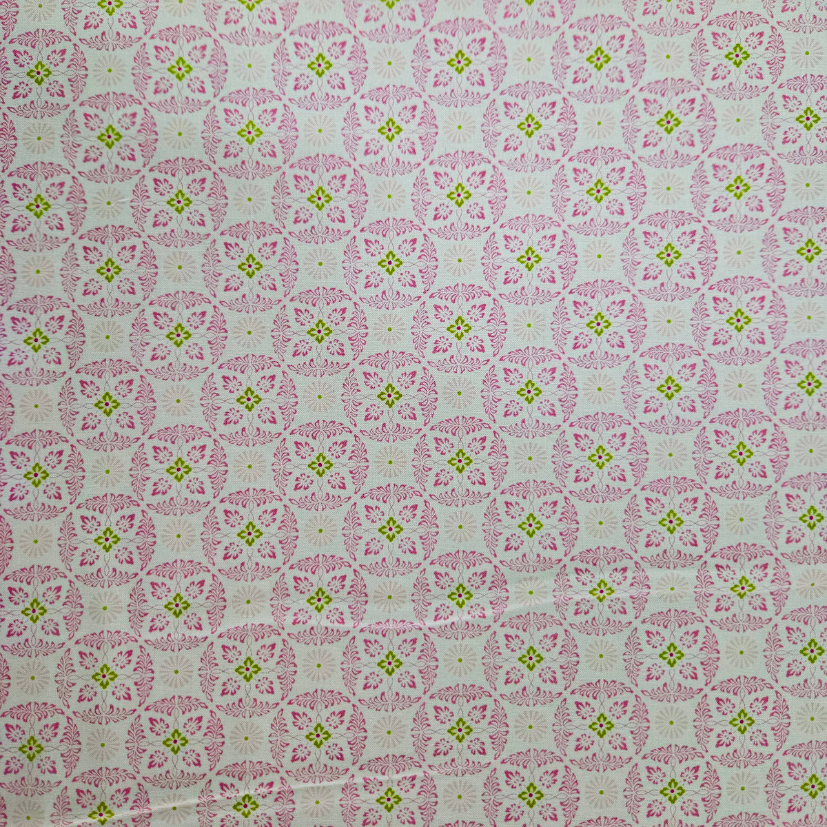 Summer Loft - Medallion Pink
