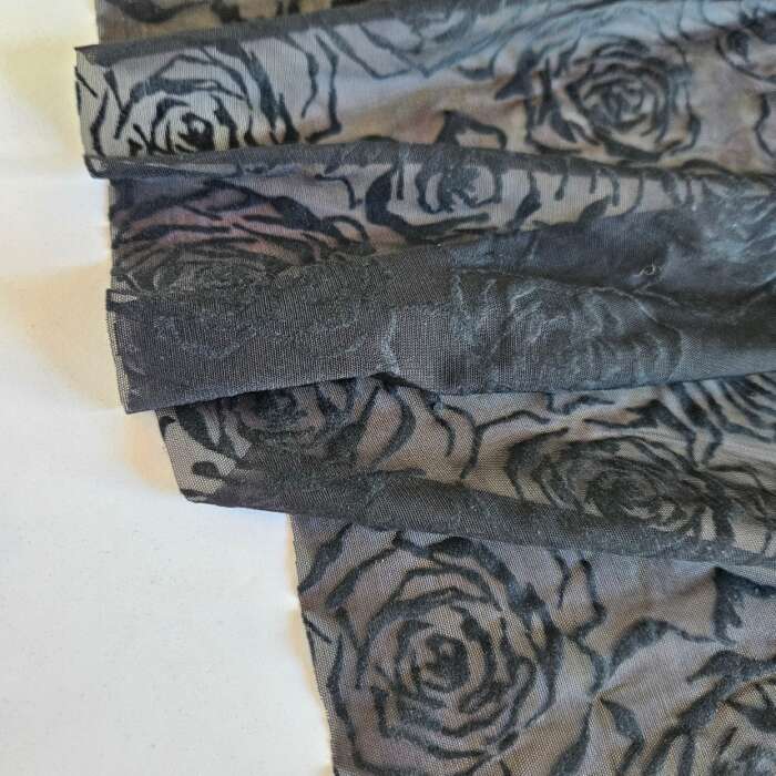 Burnout Velvet - Black Roses - Image 2